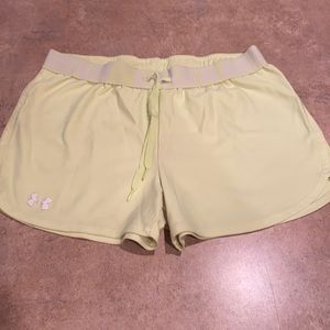 Women’s Under Armour shorts size small